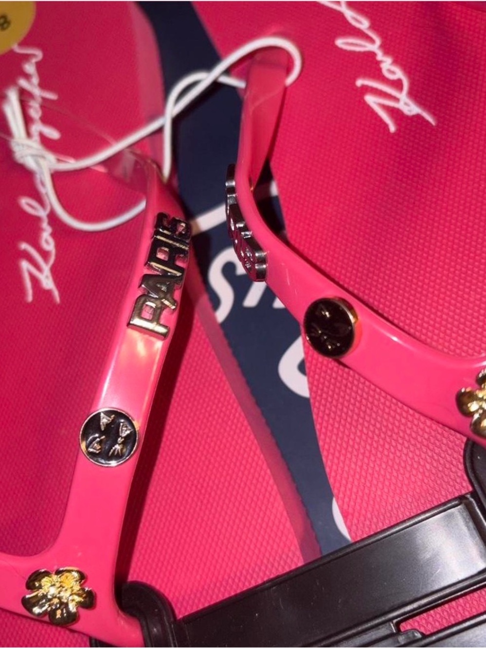 Karl Lagerfeld NWT Paris Charm Flip Flops Pink with Gold tone emblishments - Picture 6 of 6